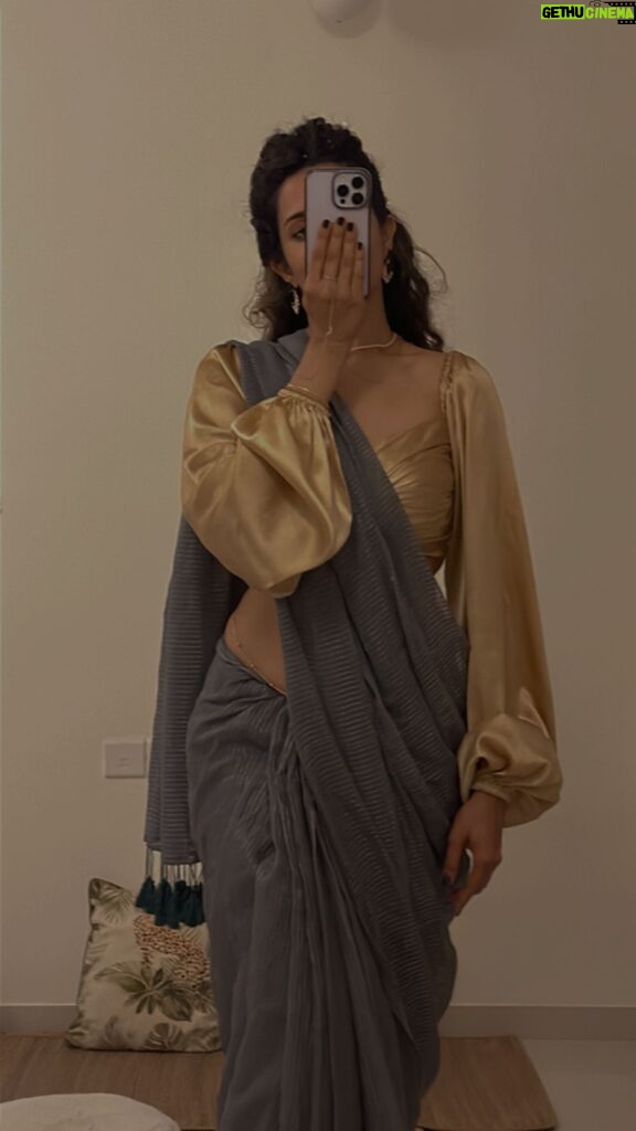 Pradaini Surva Instagram - Dripping in grey and gold ;)