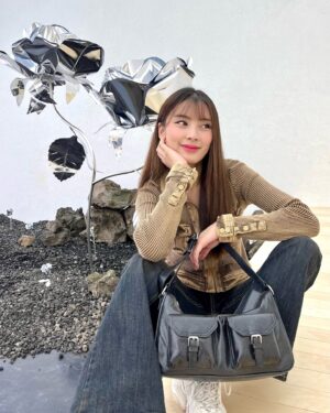Praepetch Udomsartporn Instagram - ทำชีวิตประจำวันของเราให้กลายเป็นสิ่งพิเศษ🥀STAND OIL Seongsu Flagship Store 24 SUMMER🥀 เป็น collection ใหม่ต้อนรับฤดูร้อนนี้ เห็นแล้วอยากหิ้วกระเป๋าไปเที่ยวทะเลเลย ใครมาเที่ยวเกาหลีก็แวะเข้ามาดูกันได้นะคะ

📍19, Yeonmujang 11-gil, Seongdong-gu, Seoul (สถานี Seongsu ทางออก 3 )

#STANDOIL #STANDOILTH #DEARROSES #STANDOILCITY #24SUMMER #스탠드오일 #스탠드오일성수 #스탠드오일플래그십스토어 #스탠드오일팝업 
@standoil @standoil.th
