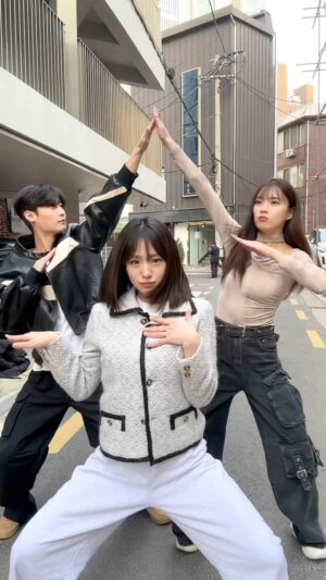 Praepetch Udomsartporn Instagram - 춤 전문가 1   몸치 2💃🕺
