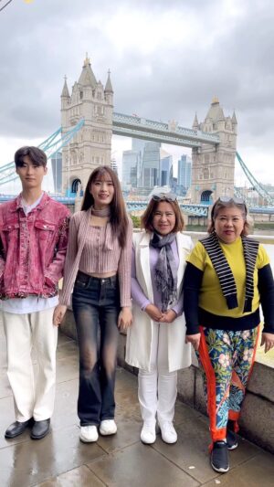 Praepetch Udomsartporn Instagram - 가족 여행🇬🇧

#영국 #영국여행 #가족여행
