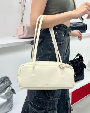 Praepetch Udomsartporn Instagram - เห็นเขาบอกว่าจะมี pop-up store ของ Stand Oil 24SPRING เป็น collection ใหม่สดๆร้อนๆที่ไทยเร็วๆนี้ เรานี่รีบสับเท้ามาที่ ซองซู ร้านที่เกาหลีก่อนเลย ใครมาเที่ยวเกาหลีแวะมาได้ ใครไม่ได้มารอที่ไทยเขาว่ากำลังจะไปที่ไทยนะงับ🥳🥳

👜 @standoil.th @standoil กระเป๋าน่ารักๆ มีให้เลือกหลายสี collection นี่ห้ามพลาดจริง ทางไทยเตรียมตำรอเลยงับ

#STANDOIL #STANDOILTH #스탠드오일 #24SPRING #HAPPYMOMENTS #321CHALKAK