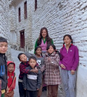 Prakriti Shrestha Instagram - Meet my lil friends from Marpha, Mustang. They were the sweetest munchkins who made my day and treated me the best. Hami Nepali ko khubi nai ho… jasko pani man pagalna sakne ☺️.. ki kaso? 😉