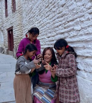 Prakriti Shrestha Instagram - Meet my lil friends from Marpha, Mustang. They were the sweetest munchkins who made my day and treated me the best. Hami Nepali ko khubi nai ho… jasko pani man pagalna sakne ☺️.. ki kaso? 😉