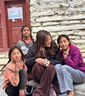 Prakriti Shrestha Instagram - Meet my lil friends from Marpha, Mustang. They were the sweetest munchkins who made my day and treated me the best. Hami Nepali ko khubi nai ho… jasko pani man pagalna sakne ☺️.. ki kaso? 😉