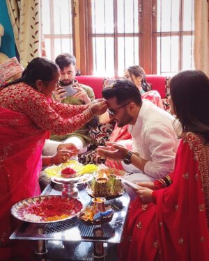 Prakriti Shrestha Instagram - #bestdashainever #latepost
The feeling of being with my family is surreal. It’s the best feeling to know how much I m loved and blessed to be surrounded by those who want nothing but the best for me. Thank you, my family for all the love and keeping me grounded. I love you all 💕💕