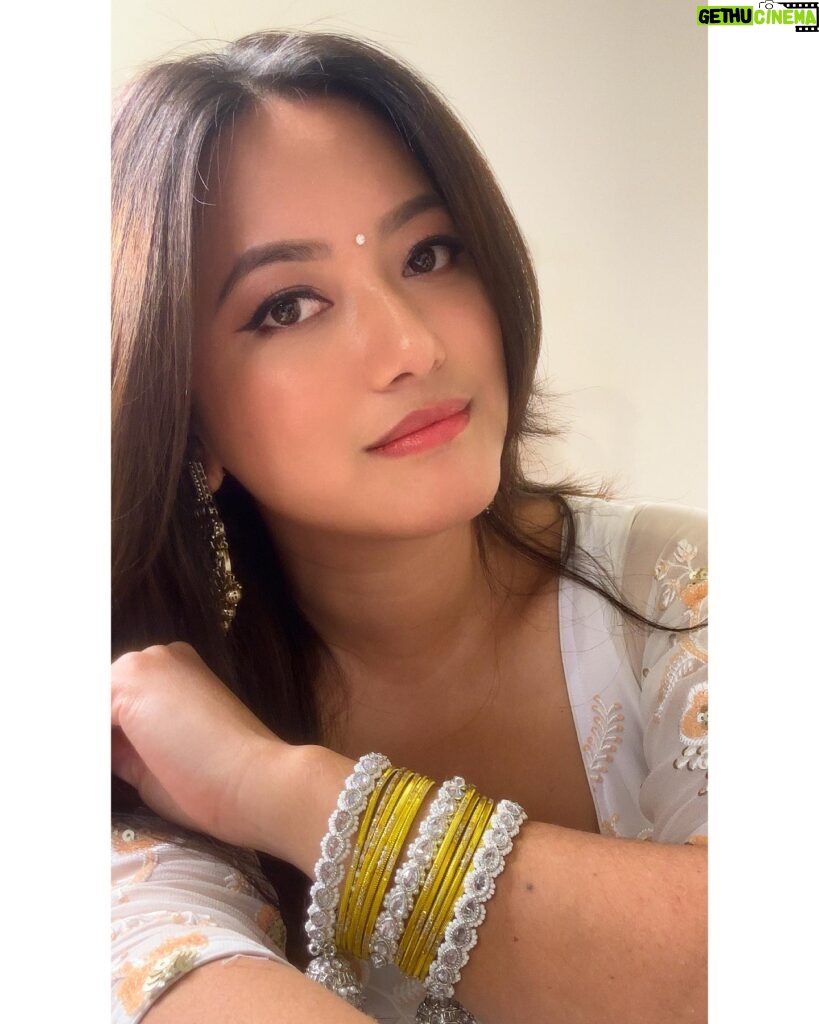 Prakriti Shrestha Instagram - 🌙 ⭐️ 🌙♥️🌙♥️🌙✨🌙⭐️