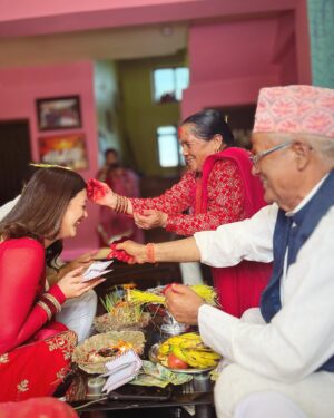 Prakriti Shrestha Instagram - #bestdashainever #latepost
The feeling of being with my family is surreal. It’s the best feeling to know how much I m loved and blessed to be surrounded by those who want nothing but the best for me. Thank you, my family for all the love and keeping me grounded. I love you all 💕💕