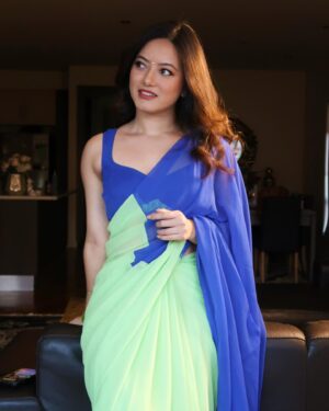 Prakriti Shrestha Instagram - Mein Teri Hogaiyaan 🦋🎶🤍🎵🦋🤍🎶🎵🌻

Outfit: @jhoomke_bulaki