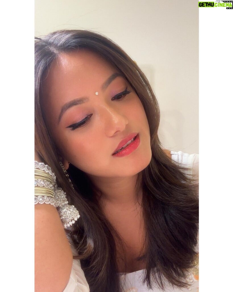 Prakriti Shrestha Instagram - 🌙 ⭐️ 🌙♥️🌙♥️🌙✨🌙⭐️