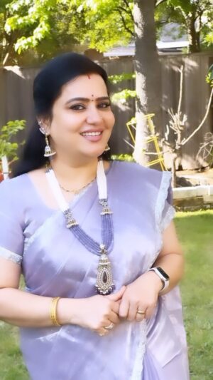 Pranathy Sadhanala Instagram - శుభోదయం నేస్తాలు 💜చివర్లో అమ్మ కూచి వచ్చేసింది💜
saree details :Soft jimmi choo Organza tissue silk sarees running blouse piece 1600  @hansicollections 
#goodmorning 
#godblessyouall 
#sareelovee 
#explorepage 
#pakkasouthindian 
#reelitfeelit 
#pranathymanasupalike