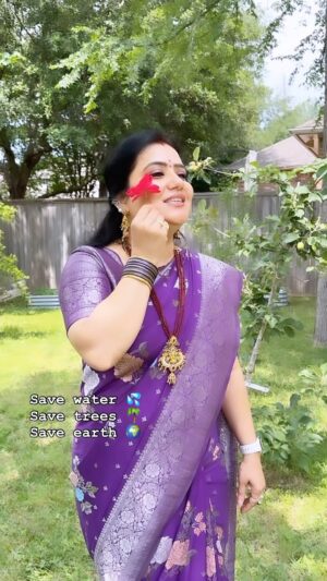 Pranathy Sadhanala Instagram - శుభోదయం నేస్తాలు💜 నా పేరు మీకు తెలుసు కదండి 🫶🏻

saree details 

*Exclusive Only At Our Store*

Banarasi Pattu Saree with elegant Flower Weaving on all over the saree

Weaving polka butties on all over the saree

Weaving border on either side

Designer Tassles Attached on pallu

Rich & Elegant Weaving pallu

Teamed with brocade blouse piece

 Free Shipping

jewelery @sai_srija_collections_97 
#goodmorning 
#godblessyouall 
#naaperucheppukondi 
#reelitfeelit 
#pranathymanasupalike