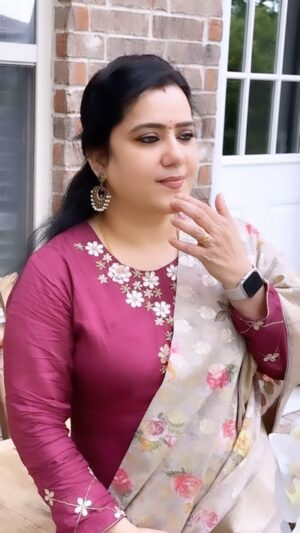 Pranathy Sadhanala Instagram - 😊🫶🏻 నా దోస్తులకోసం.మీరు మీ దోస్తులని tag చేయండి🤣
 @sandhyagayatri_challa 
@meenazsha 
@anu_bhattaram 
@roja4rocks 
@n1_kongara 
@sanjuktaa 
@renusreetalks 
@jyothsnakel 
@sravani_amarapu 
@pooja.revanur 
@drujjwala_p 
@sailajairukulla 
@pudi.srao 
@singer_dheera_ 
#pranathymanasupalike