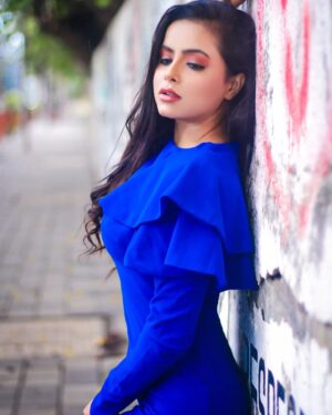 Pratiksha Rai Instagram - 💙🗨

#summervibes#sumeroutfit#floraldresses#colourfuldress#hat#mumbai#actorlife#photoshoot#outdoorshoot#potraitshoot#portraitphotography#pratiksharai#indiantelevision#bluedress