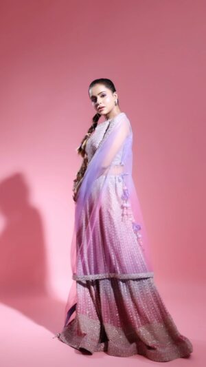 Pratiksha Rai Instagram - Costume- @bawreefashions 
MUA- @makeover_rituu 
Hair- @sunitahairstylist 
Jewellery- @artsy_rental_jewellery 
Studio- @studio7s7 
🎥- @chetanpsanap