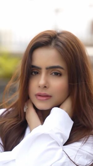 Pratiksha Rai Instagram - 📸- @sk_portraitgallery 🌹 

#summeroutfit#summervibes#mumbai#india#outdoorphotoshoot#pratiksharai#indiantelevision#casualoutfits#casualstyle#cropshirt