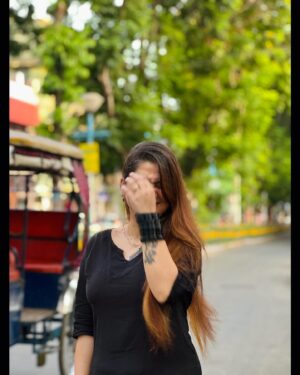 Pratyusha Paul Instagram - Dekhte hi rahoge ya kuch bologe bhi???🕊️🪶🪞🖤✨
.
.
.
.
.
.
.
.
.
.
.
.
.
.
.
.
.
.
.
.
.
.
.
#desi #black #suit #fashion #desiaesthetic #desigirl #salwarsuit #instagood #instamood #explore #foryou #instagram #ootd #indian #ethnic #minimalism #love
