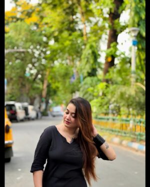 Pratyusha Paul Instagram - Dekhte hi rahoge ya kuch bologe bhi???🕊️🪶🪞🖤✨
.
.
.
.
.
.
.
.
.
.
.
.
.
.
.
.
.
.
.
.
.
.
.
#desi #black #suit #fashion #desiaesthetic #desigirl #salwarsuit #instagood #instamood #explore #foryou #instagram #ootd #indian #ethnic #minimalism #love