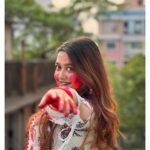 Pratyusha Paul Instagram - मोहे रंग लगा दे रे ♥️✨ PS-Sorry for spamming guys I just can’t get over these pictures 🤌🏻🙈 I promise this is the last post from that day, please bear with me. Thank you 🙏🏻 byeee 😘