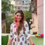 Pratyusha Paul Instagram - - 𝘊𝘭𝘦𝘢𝘳𝘭𝘺, 𝘐 𝘤𝘰𝘶𝘭𝘥𝘯’𝘵 𝘱𝘪𝘤𝘬 𝘫𝘶𝘴𝘵 𝘰𝘯𝘦 𝘱𝘩𝘰𝘵𝘰 𝘵𝘰 𝘱𝘰𝘴𝘵 𝘧𝘳𝘰𝘮 𝘵𝘩𝘪𝘴 𝘥𝘢𝘺..🦚💓🌼🎨💙🎑 (দোল পূর্ণিমা) #holifestival #holi2024 #festivalofcolors #krishna #dolpurnima #loveisintheair #holi