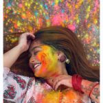 Pratyusha Paul Instagram - - 𝘊𝘭𝘦𝘢𝘳𝘭𝘺, 𝘐 𝘤𝘰𝘶𝘭𝘥𝘯’𝘵 𝘱𝘪𝘤𝘬 𝘫𝘶𝘴𝘵 𝘰𝘯𝘦 𝘱𝘩𝘰𝘵𝘰 𝘵𝘰 𝘱𝘰𝘴𝘵 𝘧𝘳𝘰𝘮 𝘵𝘩𝘪𝘴 𝘥𝘢𝘺..🦚💓🌼🎨💙🎑 (দোল পূর্ণিমা) #holifestival #holi2024 #festivalofcolors #krishna #dolpurnima #loveisintheair #holi