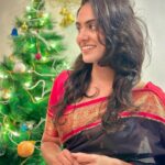 Preetha Instagram - With a smile on your face and hope in your heart, let us welcome the good times Christmas is going to bring along. ♥️ Merry Christmas to each one of you ✨ Love you all♥️😘 #christmas2023 #itspreetha_official