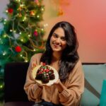 Preetha Instagram - Frozen in love✨🤍 with @thebrowniestudio.official ❤️ Captured @francisxavier_official 🔥 Embrace the festive spirit with these delectable Christmas and New Year hampers from the amazing cake brand in Chennai! @thebrowniestudio.official Indulge in the goodness of tree-shaped cakes, plum cakes, cupcakes, and more. 🎄 Christmas Hamper (₹999): Tree-Shaped cake Plum cake Gift Bag 🌟 Special Tree Cake & Plum Cake Hamper (₹999): Tree-Shaped cake Plum Cake Gift Bag 🎉 New Year Hamper (₹1499): Party Hat cake Party Hat Cupcakes - 2 nos Almond Cookies - 4 nos Melt in Cookies - 4nos Gift Bag Trust me, every bite is pure bliss! Pre-book now and treat your taste buds to a delightful celebration. 🎁🥳 #FestiveFlavors #DeliciousDelights #PreBookNow"