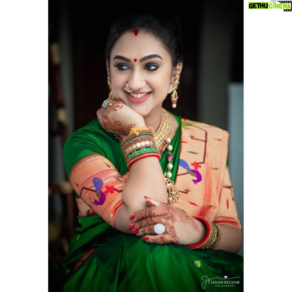 Preetha Vijayakumar Instagram - Varalakshmi Vratham 2021 🙏🏻 #varalakshmivratham #ammanpoojai #nombu #10thyear #momstradition #favdayoftheyear #festivevibes 📸 @jaganselvamphotography MUA @divyamakeupandhair