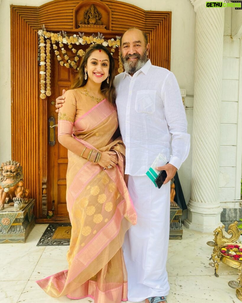 Preetha Vijayakumar Instagram - Birthday morning temple with Appa 🤩 ...... Ty all so much for all the love pouring in through posts & messages ❤️ truly overwhelmed 🙏🏻 10-1- 2021 🎂