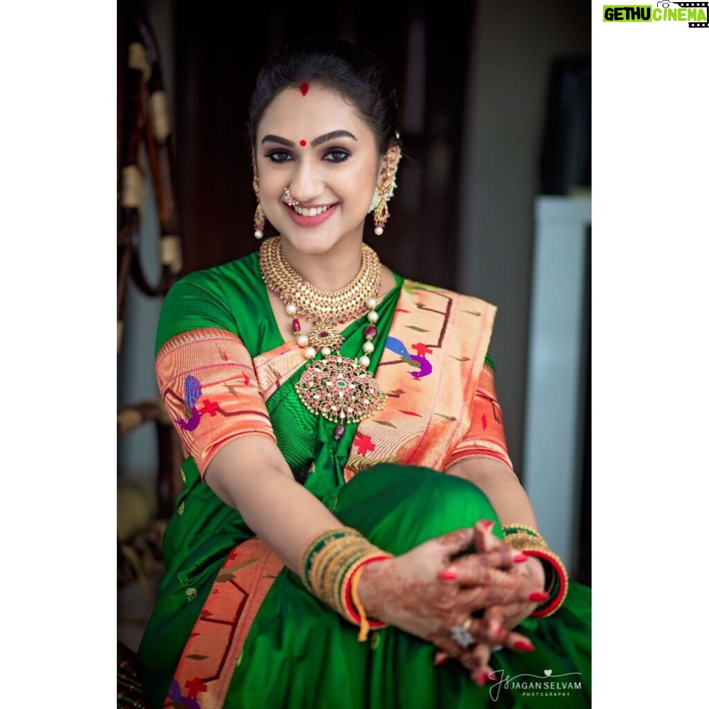 Preetha Vijayakumar Instagram - Appa you always bring out the real laughter in me😘 #mysupportsystem #mystrength #realhero #bestfatherever #varalakshmivratham #nombu2021 #favdayoftheyear