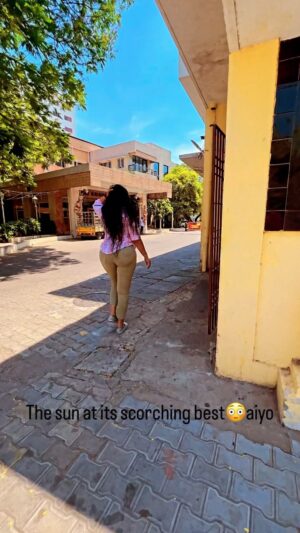 Preethi Kitchappan Instagram - Mudiyalada Sami🥹🥹🥹

Veyil koluthuthupa…. Yappa 

#instagood #instareels #insta #reelsinstagram #reelitfeelit #vadivelucomedy #vadivelu #vadivelufans #reelkarofeelkaro #reelsviral #sun #reels #reel #reelsvideo #reelsexplore #kyliejenner #reelslovers #reelstrending #trendingreels #reelsindia #kollywoodcinema #tamilnadu #weather