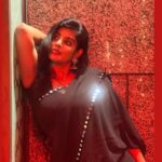 Preethi Kitchappan Instagram - Life is short so let my Pallu be long….. Six yards of simple sophistication 🖤🤍🖤 #sareelover #saree #black #sareelove #pic #picoftheday #instafashion #black #insta #instagram #explorepage #explore #trending #blacksaree #instamood #moodygrams #photo #photoshoot #photographer #instapic #instadaily