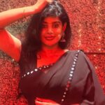Preethi Kitchappan Instagram - Life is short so let my Pallu be long….. Six yards of simple sophistication 🖤🤍🖤 #sareelover #saree #black #sareelove #pic #picoftheday #instafashion #black #insta #instagram #explorepage #explore #trending #blacksaree #instamood #moodygrams #photo #photoshoot #photographer #instapic #instadaily