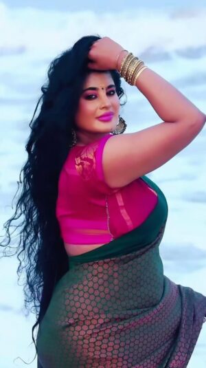Preethi Kitchappan Instagram - Ishq gehra mera tujhpe pehra mera⭐️⭐️⭐️ mera Ruaan Ruaan…

Wardrobe @ar_handlooms_kuthampully 
Videography @venkat_venki_ 
MUA and concept @prettinezz 

#tiger3 #salmankhan #katrinakaif #arijitsingh #pritam #bollywood #irshadkamil #ruaan #meraruaan #instagram #instagood #instadaily #instamood #viralsongs #bollywoodsongs #isqh #salman #actorslife #bollywoodstyle #bollywood #bollywoodmovies #trending #tiger #explorepage #fyp #foryou #arijitsinghofficial @beingsalmankhan @katrinakaif @arijitsingh @kamil_irshad_official #instafashion #reelsinstagram #reelsindia @ipritamofficial @yrf #maneeshsharma