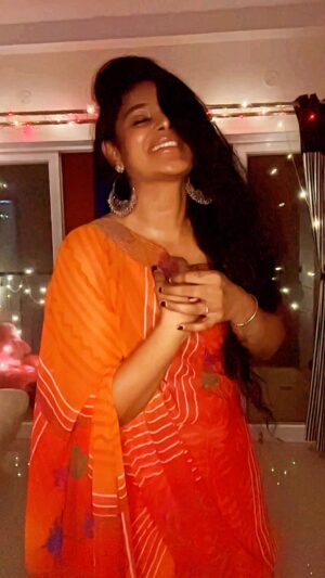Preethi Kitchappan Instagram - Bagundhoi…..ooooie….

#reelsinstagram #instagood #instafashion #insta #reelitfeelit #reelkarofeelkaro #reels #reel #explore #reelsexplore #explorepage #reelit #reelsviral #reelstrending #viral #trendingreels #instamood #moodygrams #memes #instasaree #saree #sareelove #sareedraping