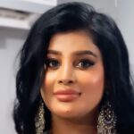 Preethi Kitchappan Instagram - BTS from a recent shoot…. Kudos to @jothimuthuram for the flawless dolly makeup and hairdo…Magic in her hands and rolling third time in a row for my shoots consistently….. calm and composed you bring star dust to the table❤️❤️❤️ I did not know I could ever look this put together, pretty and beautiful 🤩 @nekz_couture @jothimuthuram @24x7studioo @landofwonders2022 what a beautiful and memorable day it was… I can’t wait for the footage bring them on soon❤️ #insta #instagood #instagram #santhosnarayanan #chitta #makeupartist #makeup #réel #reelsinstagram #explorepage #foryou #fyp #explorepage✨ #saree #sareelove #photooftheday #photo #photoshoot #trendingreels #viralreels #viralvideos