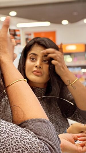 Preethi Kitchappan Instagram - Shopping sundays be like…..so….

#insta #instagram #reelkarofeelkaro #reelsinstagram #reelitfeelit #instagood #instamood #instafashion #thiruchitrambalam #instacool #dhanush #meghamkarukkatha #instalove #reelsindia #tamil #tamilcinema #reelinstagram #anirudhravichander