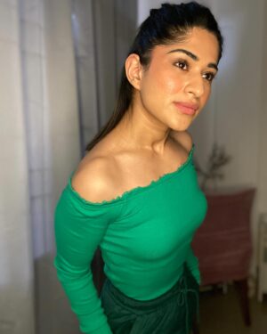 Preeti Singh Instagram - Attached: 7 Photos…💚
.
.
.
#explore #carouselpost