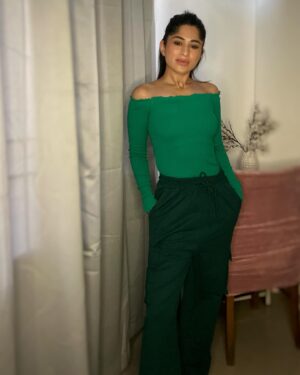Preeti Singh Instagram - Attached: 7 Photos…💚
.
.
.
#explore #carouselpost