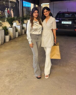Preeti Singh Instagram - Late uploads but genuine vibes!♥️
.
.
.
#happymothersday #familia #blessed #grateful #countingmyblessings