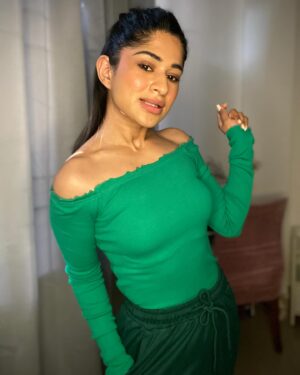 Preeti Singh Instagram - Attached: 7 Photos…💚
.
.
.
#explore #carouselpost
