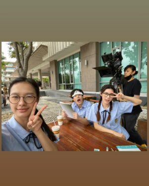 Preeyaphat Lawsuwansiri Instagram - ขอบคุณทุกคนที่เอ็นดูพวกเราชาว23.5นะค่า🫶🏻 ดีใจมากๆที่ได้มาเป็นส่วนหนึ่งในเเก๊ง S-tar บ้ายบายน้าเจริญ👧🏻💖 #23point5finalep #23point5