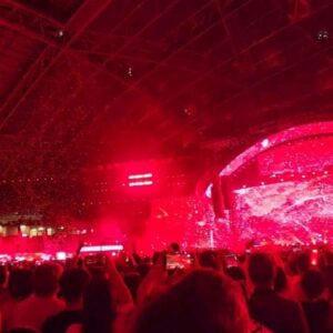 Priscelia Chan Instagram - It was a memorable Sunday night at 五月天“诺亚方舟10周年进化复刻版”演唱会 ❤️🔥🔥🔥😍😎✨️🎉🌻❤️ 那么真挚，有温度又振奋人心的演唱会。。真的让我们度过了难忘的夜晚。谢谢你们在地球上出现，五月天！✨️✨️✨️✨️✨️