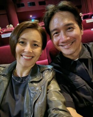 Priscelia Chan Instagram - #confinementthemovie gala premiere 😊🌻✨️ I must admit I am scaredy-cat when it comes to the horror movie genre, #ATmyhubbybuddybaby 's arm must have ached the whole night cos I grabbed too tightly throughout the movie 🤣 We are glad to support our dear @limrebecca and @cynthiakoh27 @daren_tan ... loved their performances and the plot twist. 👏👏👏😊
Do catch it at the cinemas from this Thu 19 Oct onwards 🌻🌻🌻