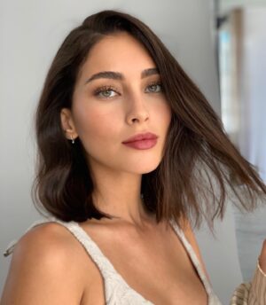 Priscilla Quintana Instagram - ✨BTS✨ Every single time I walk onto set I’m in awe of the brilliance and talent that surrounds me on a daily basis. This day it was @elienmaalouf  @rena.calhoun @emilysandiferphoto & @nataliehoseltonstyle. Thank you guys for making me feel like a queen this day instead of the creature I crawled into the studio @ 7am as. 👹❤️