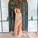 Priscilla Betti Instagram – Dans la sublime robe de la maison @beneishaparis ✨

Merci ma soeur @sand_betti pour ces photos 🤭