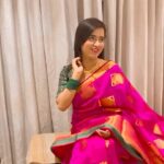 Pritam Kagne Instagram - गुलाबी साडी आणि लाली ..लाल..लाल..दिसते मी भारी राजा फोटो माझा काढ💕💕💕💕 @pritamkagneofficial @pritamkagne #pritamkagne #gulabisari #pritamkagneactress #viraleeel #ipl #viralvideos #viralsongs #gulabisaree✨❤️ #sanjayrathod #madhuridixit #ipl2024 #insta #instaviral #instavideo