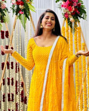Priya Hegde Instagram - All about darling @_tejaswini_gowda_official & @amardeep_chowdary ‘s haldhi function 

This beautiful outfit is from @neharajappa_official ❤️

#happyface #haldhifunction #tejuamar #congratulations #weddingvibes #stayhappy😊