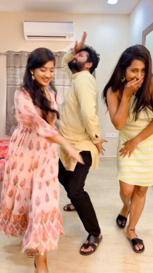 Priya Hegde Instagram - Mandakini lo Reel Time with my dears @himabindhu____ @priya_s_hegde 
Special thanks to Cameraman @iam___rk 

@ahavideoin 
#aha #ahavideoin #telugu #thriller #mandakini #friends #fun #love #laughter #dance #dancereels #instareels #reelitfeelit #feelitreelit #feelkaroreelkaro #sanakbadshah #zeetelugu #starmaa #etv #suntv #vijaytv #ilakiya #hyderabad