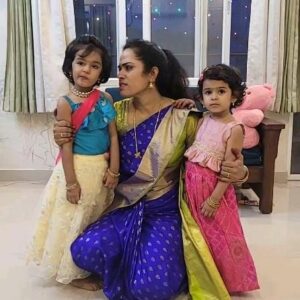 Priya Manjunathan Instagram - My wow girls 🤩🥰😍 

#mygirls #momlife #momanddaughters❤️ #wow
#family #funny #reels