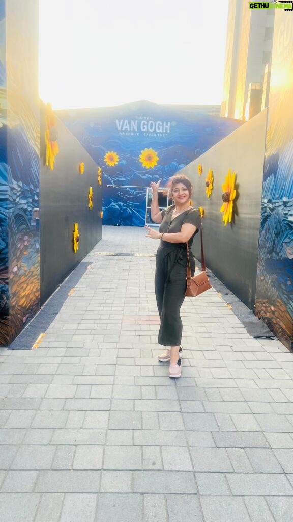 Priya Prince Instagram - @vangogh.global I had a different experience for the first time in #chennai it’s worth too .. @expressavenue Till March 17th it’s happening .. #art #artistic #painting #vangogh